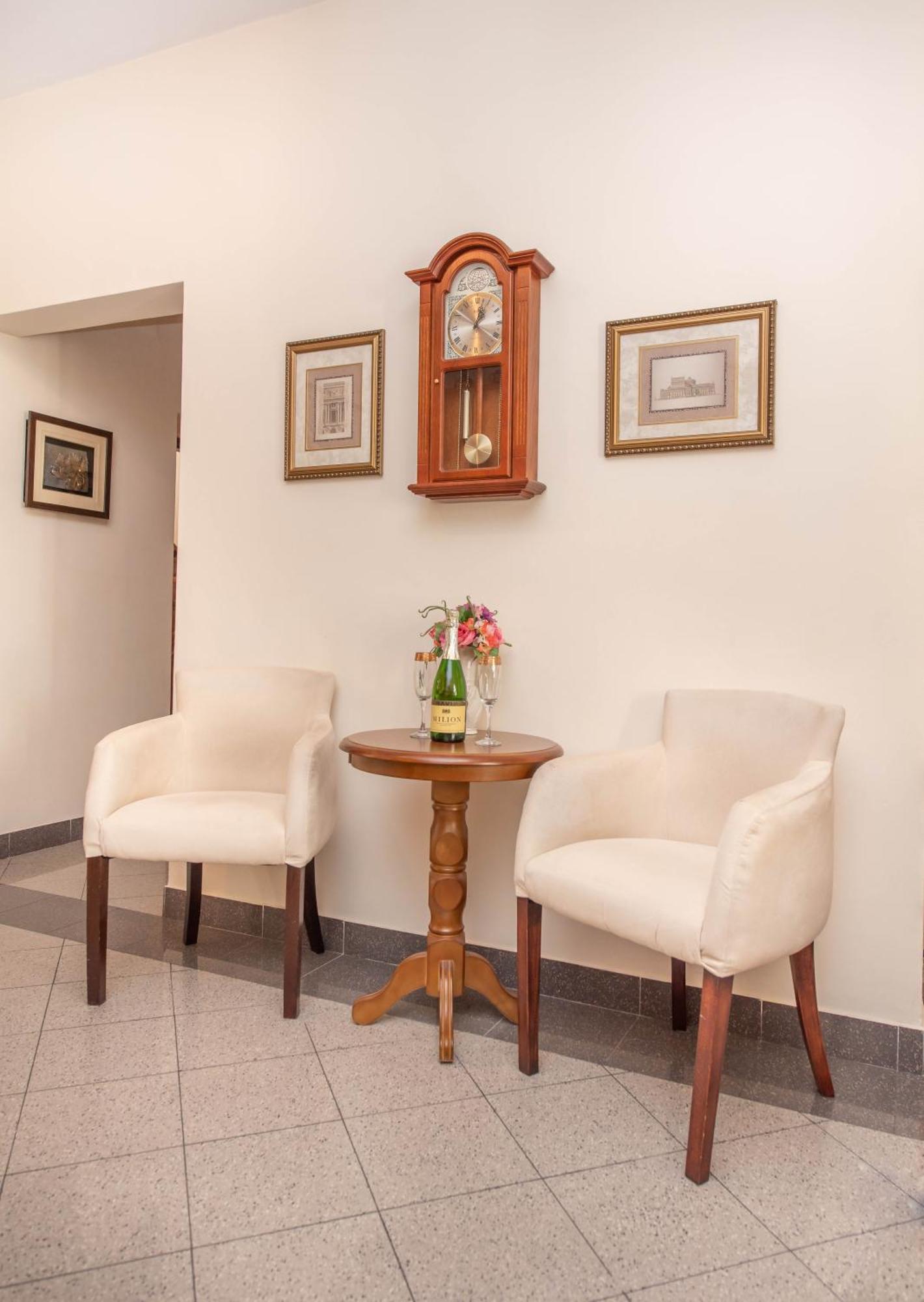 S&P City Center Apartments コトル エクステリア 写真