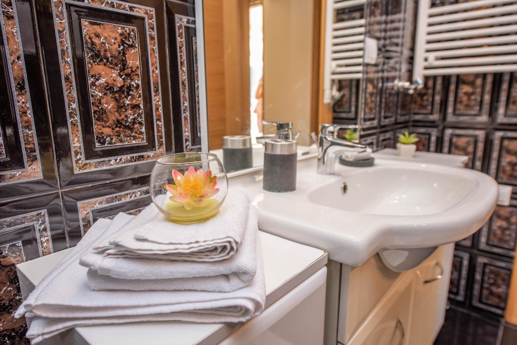 S&P City Center Apartments コトル エクステリア 写真