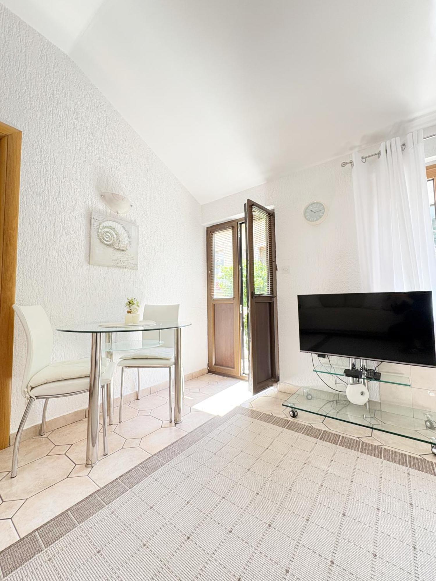 S&P City Center Apartments コトル エクステリア 写真